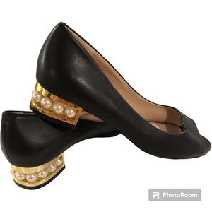 Karl Lagerfeld Tracy Shoes, size 7, gently worn, good condition.